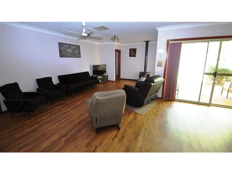 9 Andrew Pl, Dubbo NSW 2830