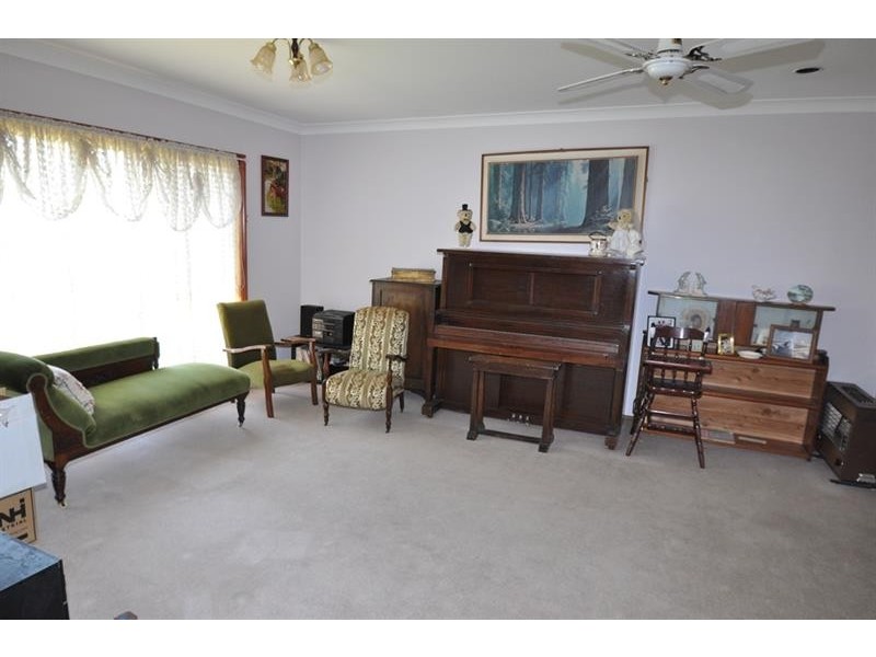 9 Andrew Pl, Dubbo NSW 2830