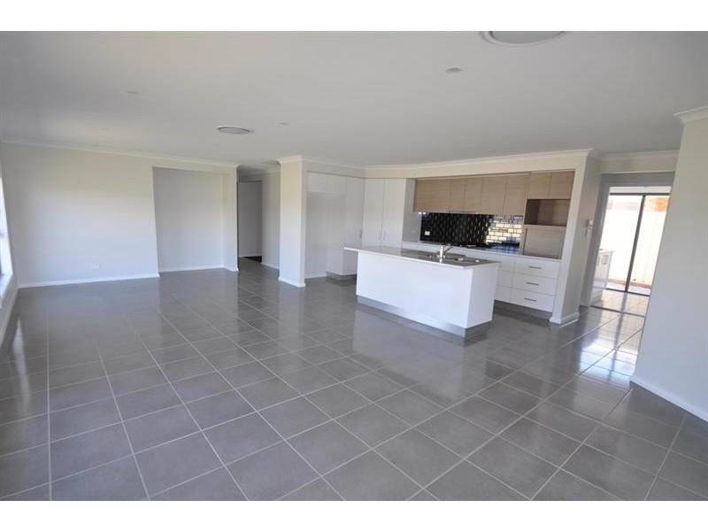 48 Page Ave, Dubbo NSW 2830