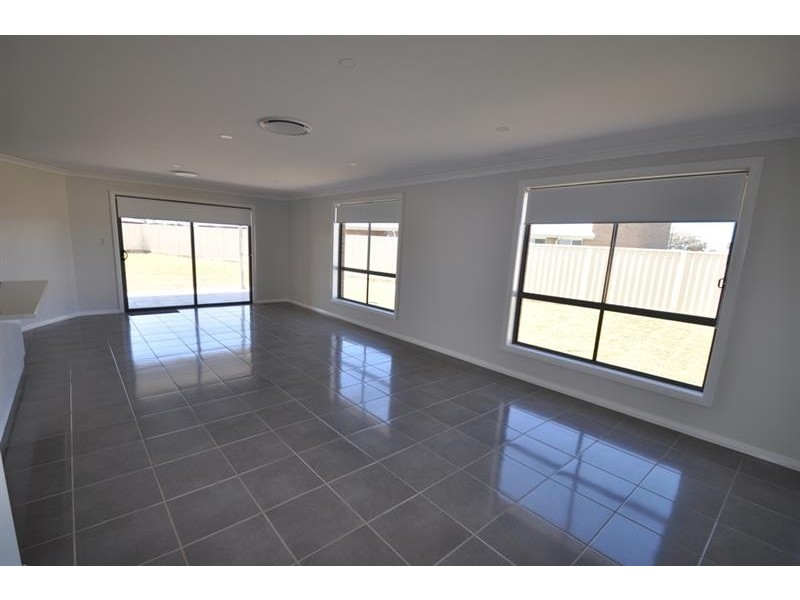 48 Page Ave, Dubbo NSW 2830