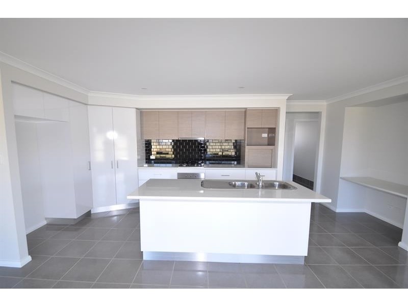 48 Page Ave, Dubbo NSW 2830