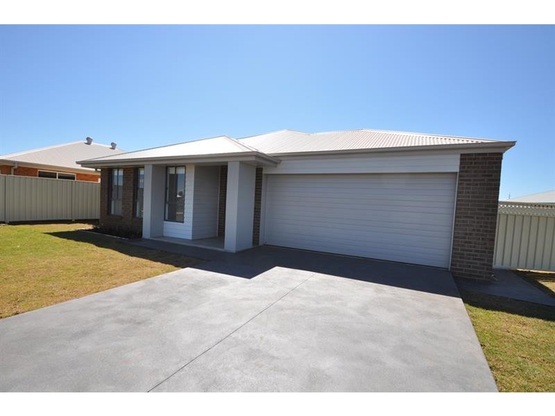 48 Page Ave, Dubbo NSW 2830