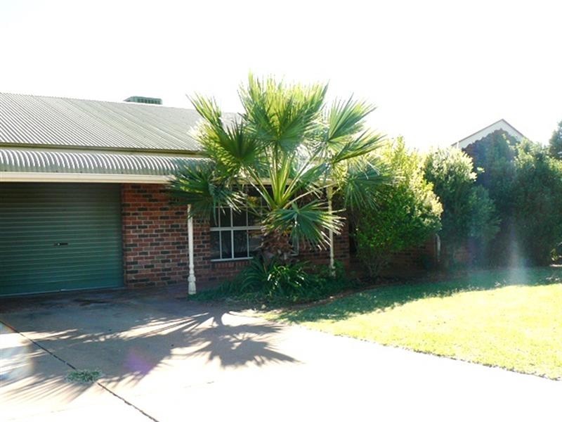 2/64 Birch Ave, Dubbo NSW 2830