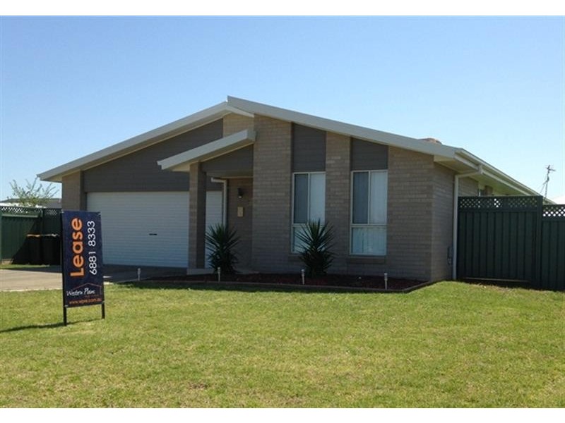 2 Argyle Ave, Dubbo NSW 2830