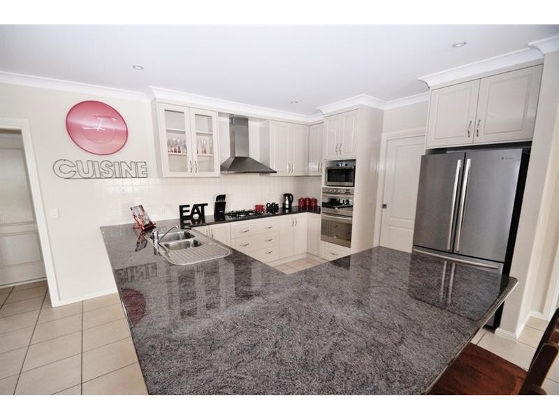 35 Cypress Point Dr, Dubbo NSW 2830