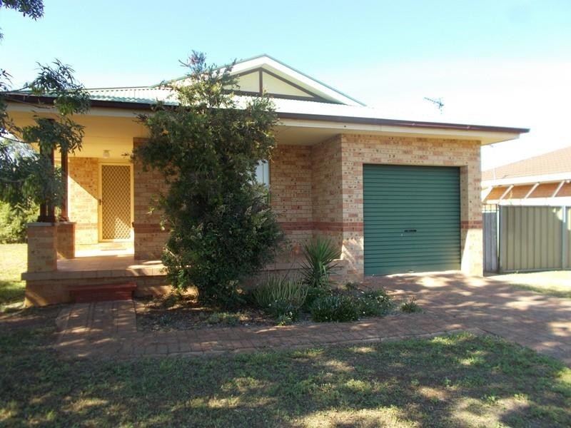 1/12 John Glenn Pl, Dubbo NSW 2830
