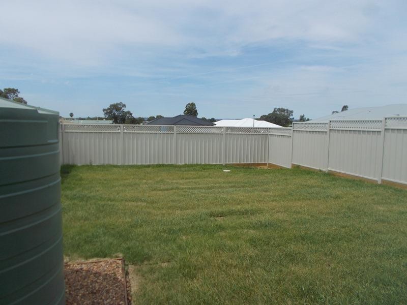 35A Champagne Dr, Dubbo NSW 2830