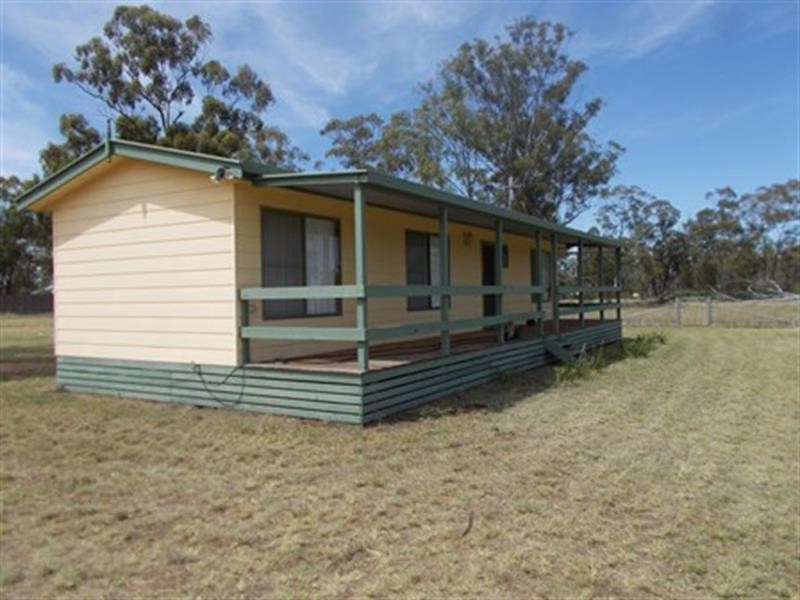 12 Goonoo St, Eumungerie NSW 2831