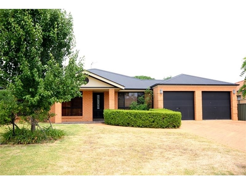 23 St Andrews Dr, Dubbo NSW 2830