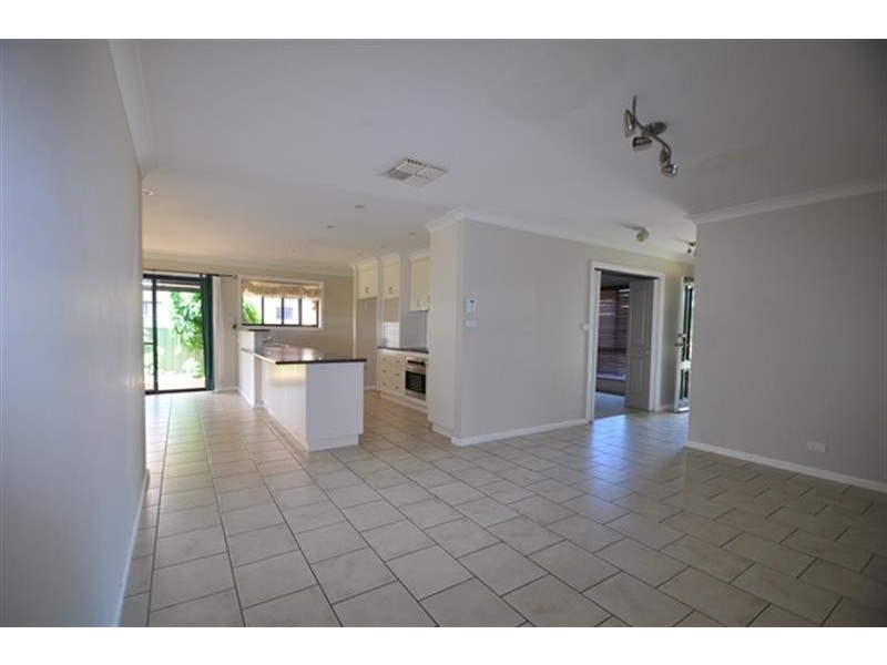 23 St Andrews Dr, Dubbo NSW 2830