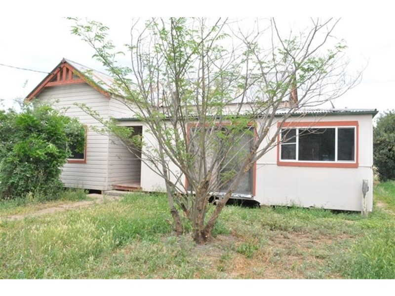 17 Yalcogran St, Mendooran NSW 2842