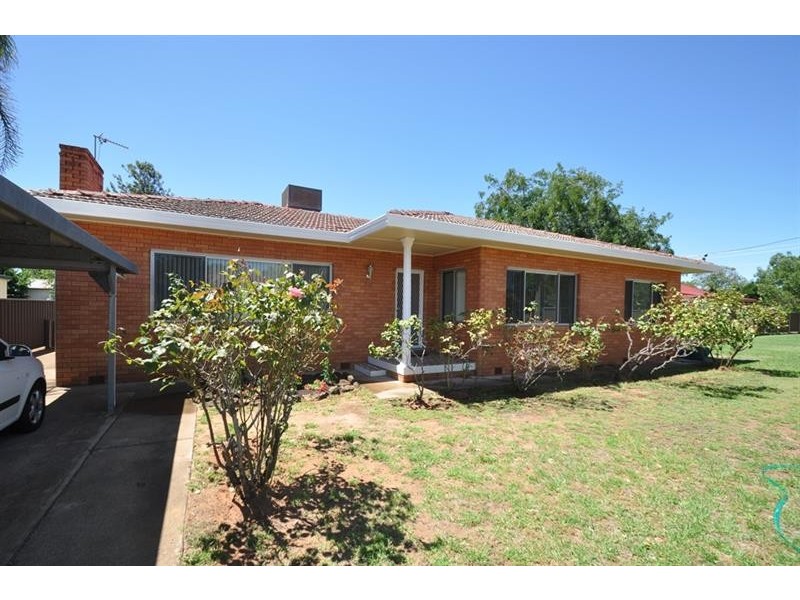 32 Hutchins Ave, Dubbo NSW 2830