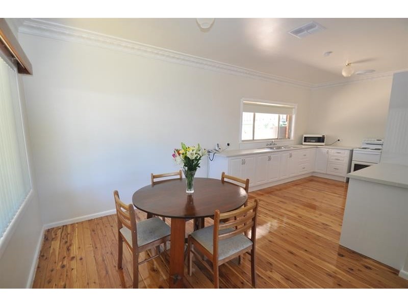 32 Hutchins Ave, Dubbo NSW 2830