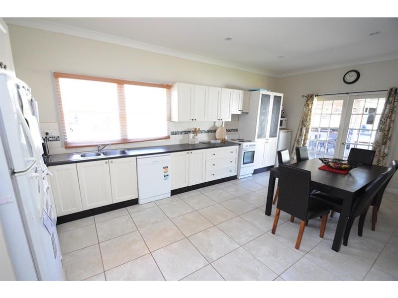 102 Jubilee St, Dubbo NSW 2830