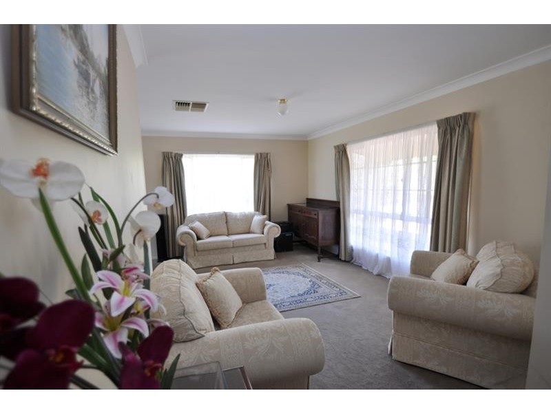 6 Windemere Ave, Dubbo NSW 2830