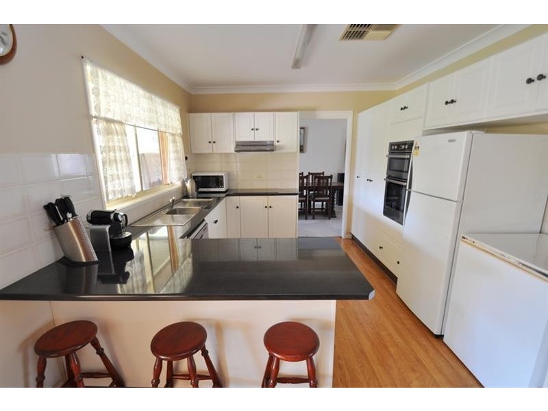 6 Windemere Ave, Dubbo NSW 2830