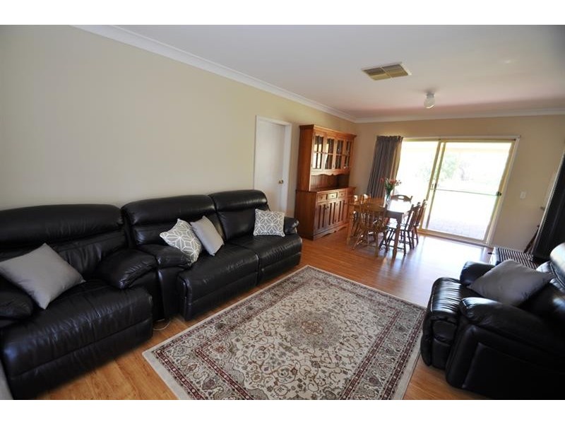 6 Windemere Ave, Dubbo NSW 2830