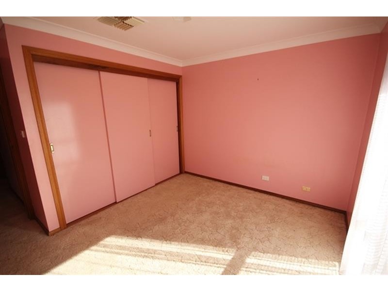 24 Meadowbank Dr, Dubbo NSW 2830