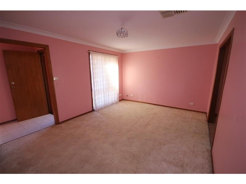 24 Meadowbank Dr, Dubbo NSW 2830