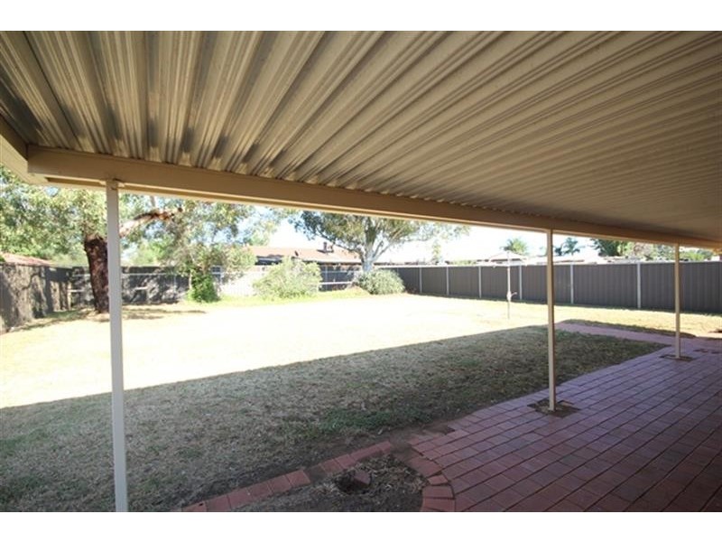 24 Meadowbank Dr, Dubbo NSW 2830