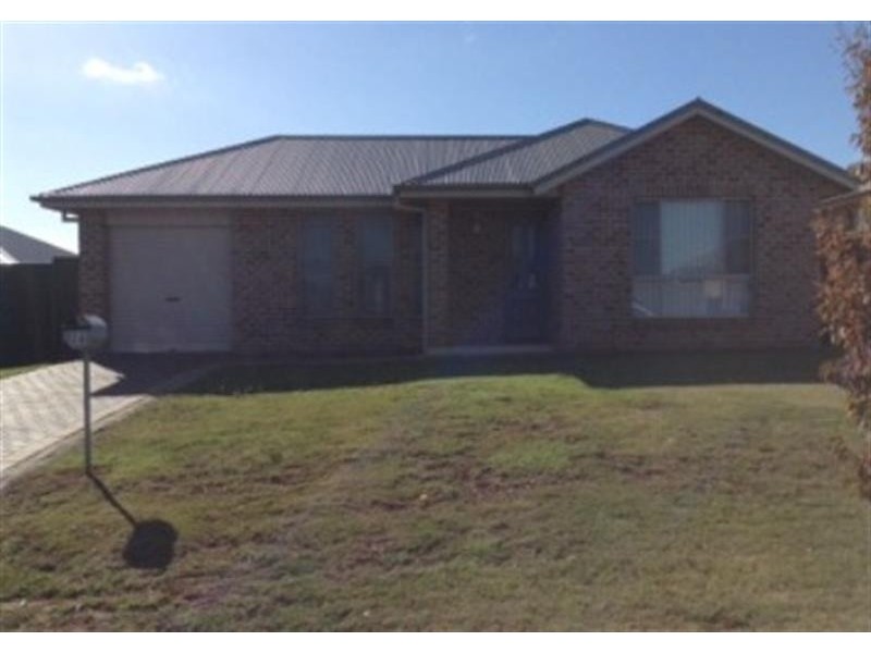 26 Arthur Summons St, Dubbo NSW 2830