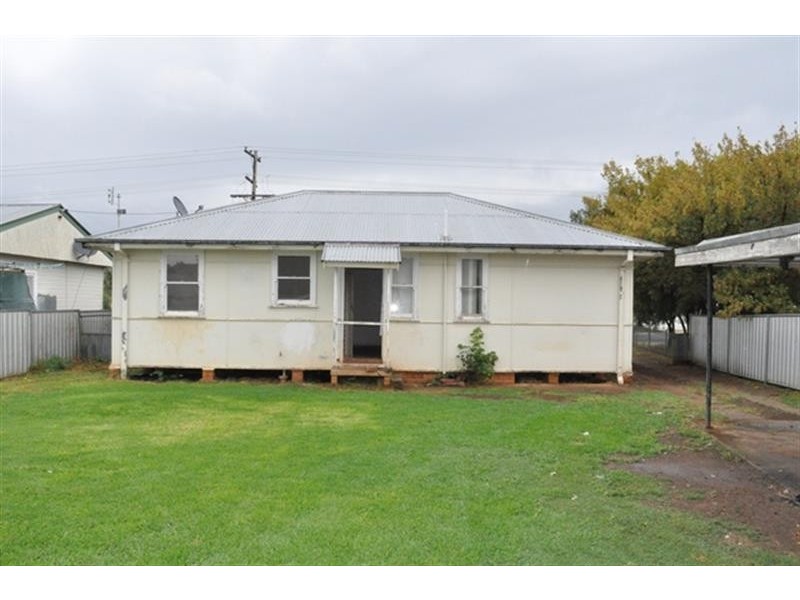 106 Simpson  St, Wellington NSW 2820