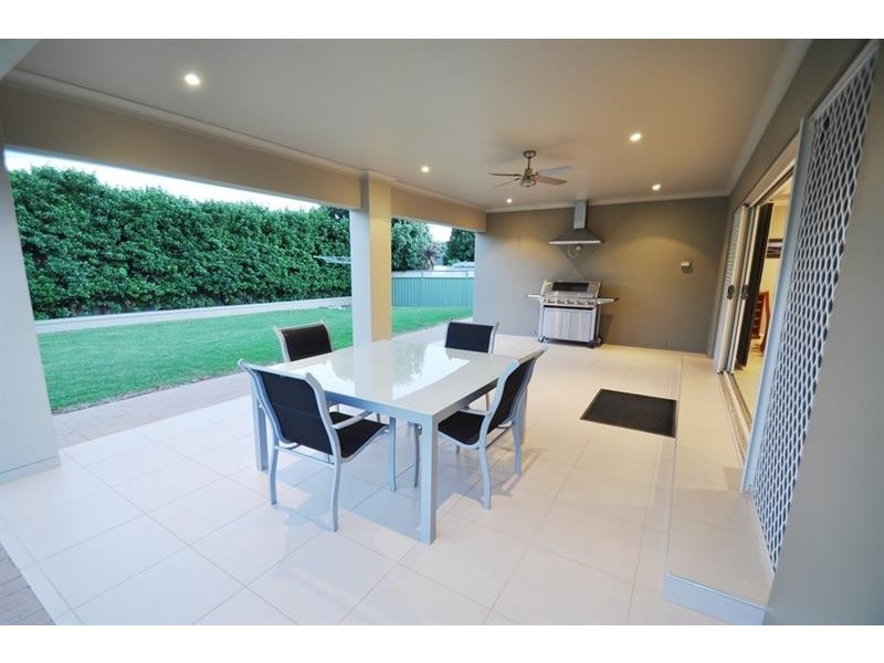 3 Hilton Pl, Dubbo NSW 2830
