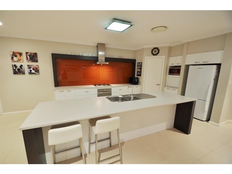 3 Hilton Pl, Dubbo NSW 2830