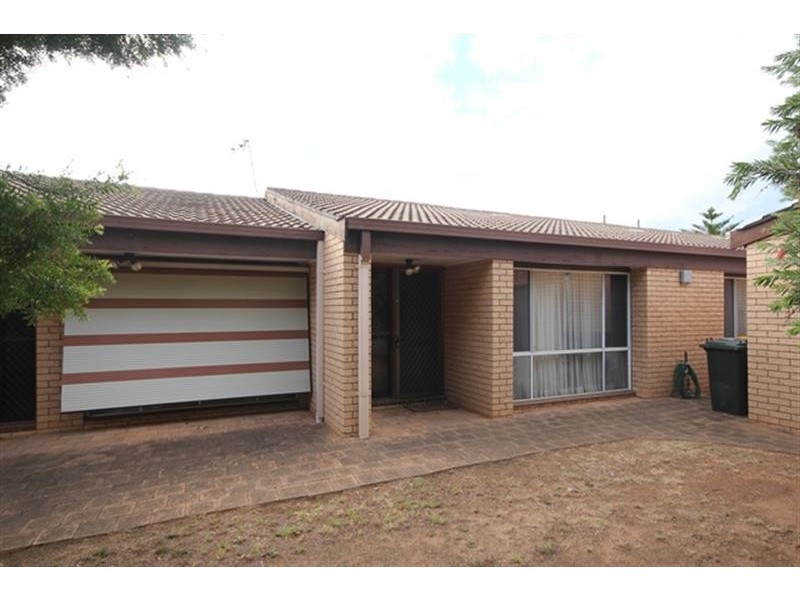 2/96 Bultje  St, Dubbo NSW 2830