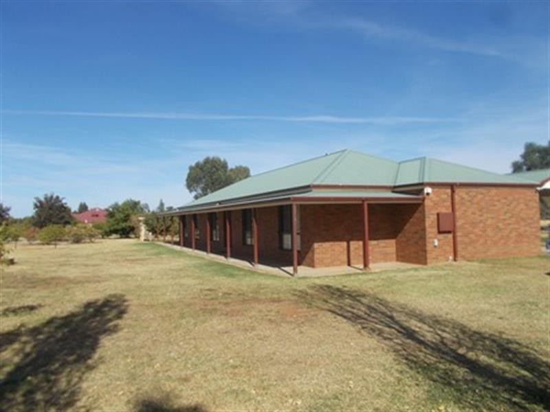 37 Torryburn Way, Dubbo NSW 2830
