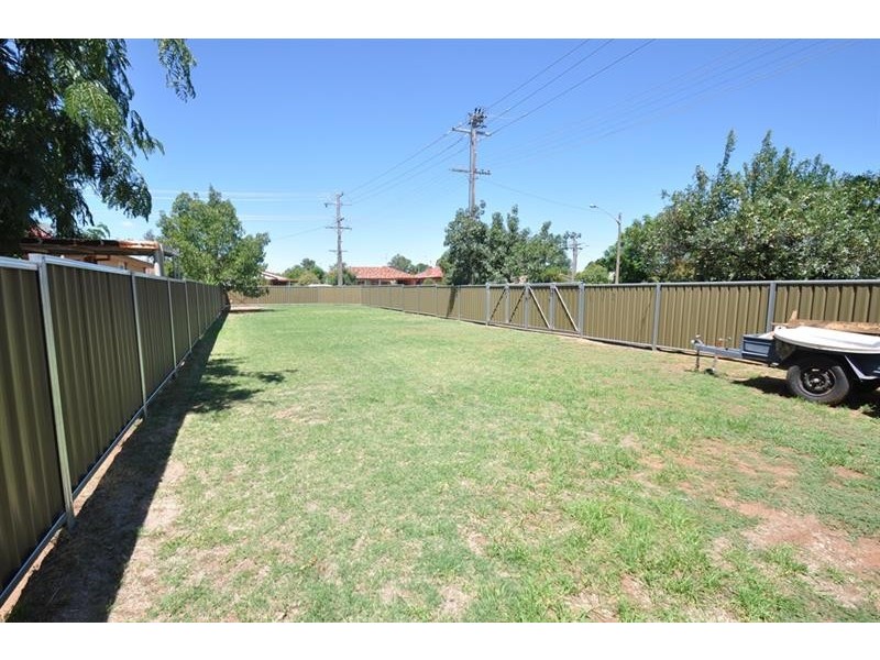 32 Hutchins Ave, Dubbo NSW 2830