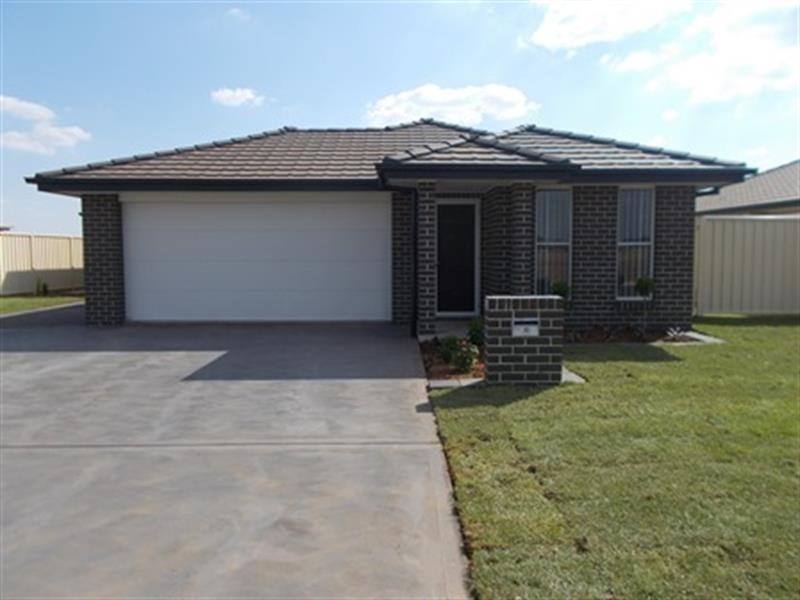 12 Hindmarsh Esp, Dubbo NSW 2830