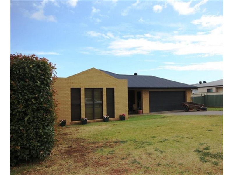 21 Dunheved Cir, Dubbo NSW 2830