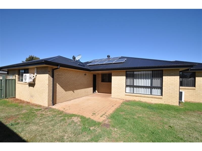 21 Dunheved Cir, Dubbo NSW 2830