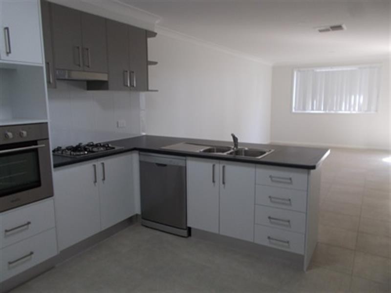 51A Champagne  Dr, Dubbo NSW 2830