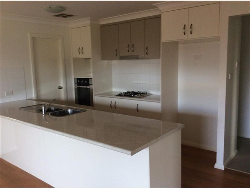 18 Loch Lomond Way, Dubbo NSW 2830