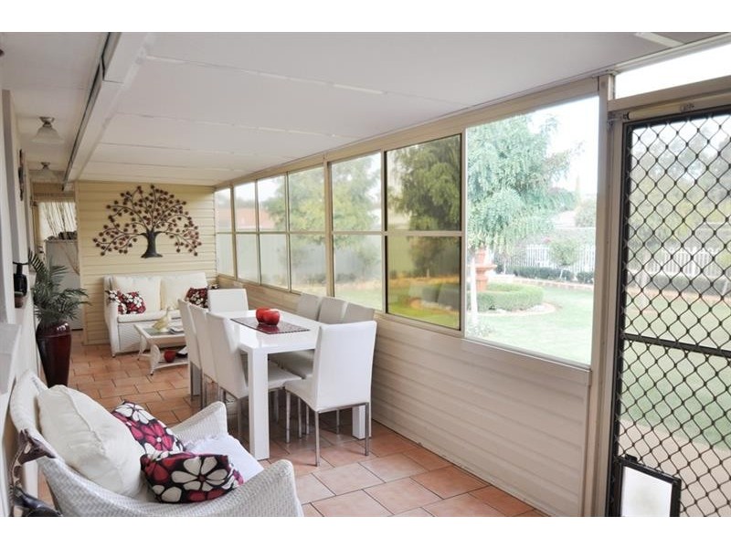 49 Sturt Cir, Dubbo NSW 2830