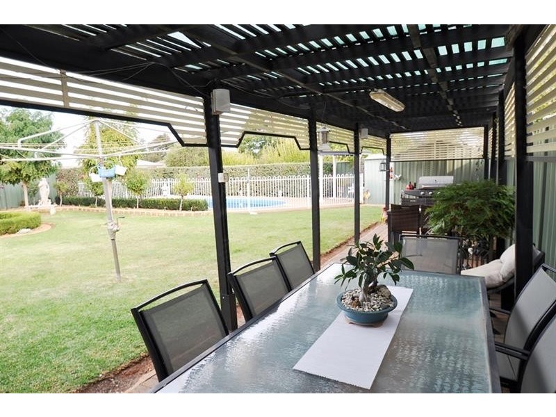 49 Sturt Cir, Dubbo NSW 2830