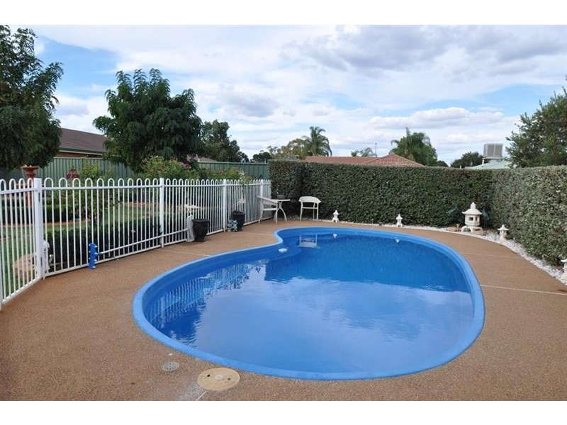 49 Sturt Cir, Dubbo NSW 2830