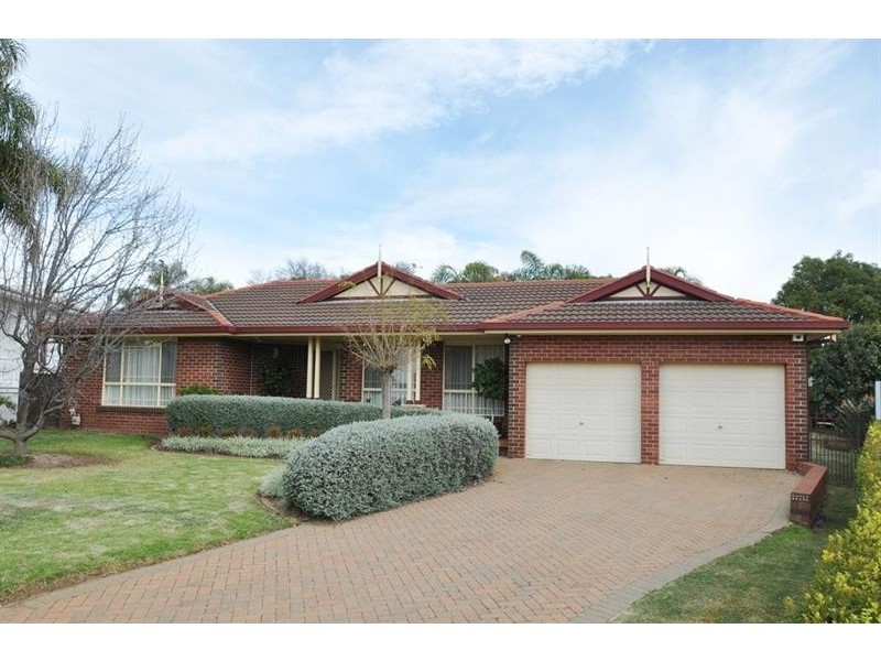 18 Christie  Cl, Dubbo NSW 2830