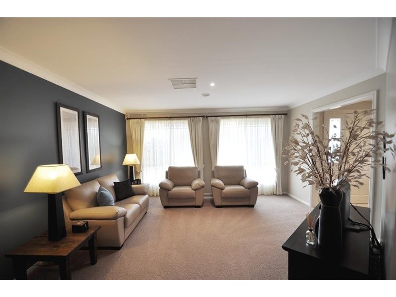 18 Christie  Cl, Dubbo NSW 2830