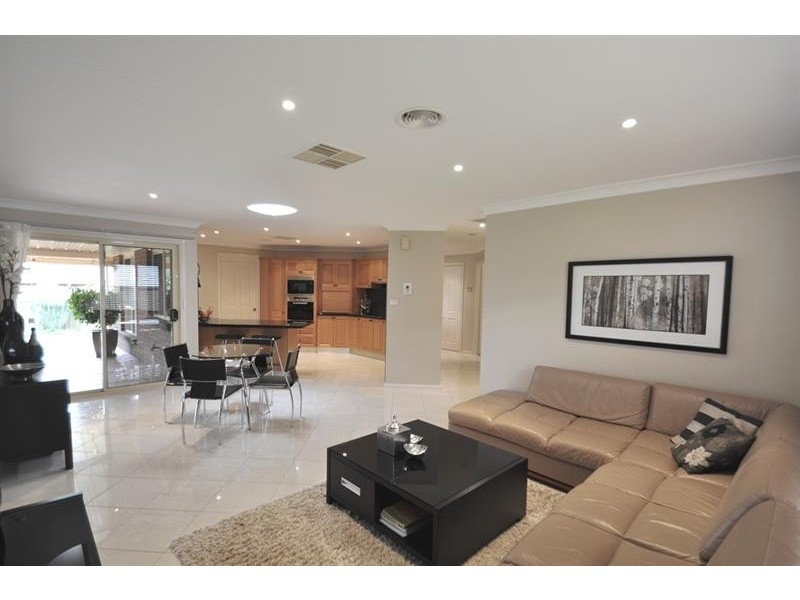 18 Christie  Cl, Dubbo NSW 2830