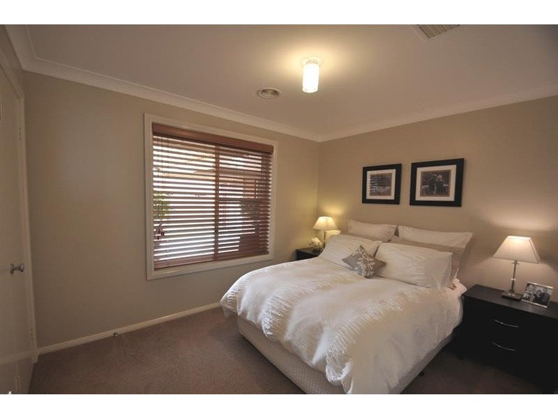 18 Christie  Cl, Dubbo NSW 2830