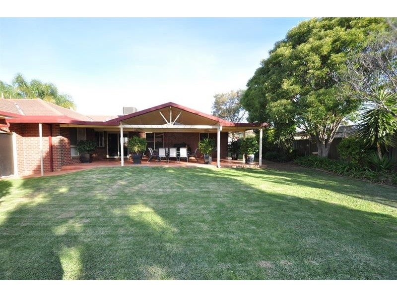 18 Christie  Cl, Dubbo NSW 2830