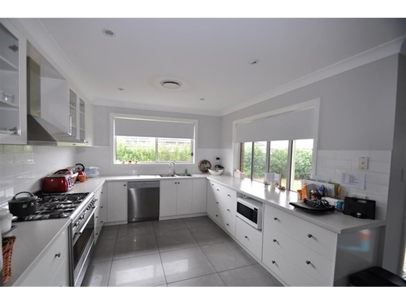 24 Loch Lomond  Way, Dubbo NSW 2830