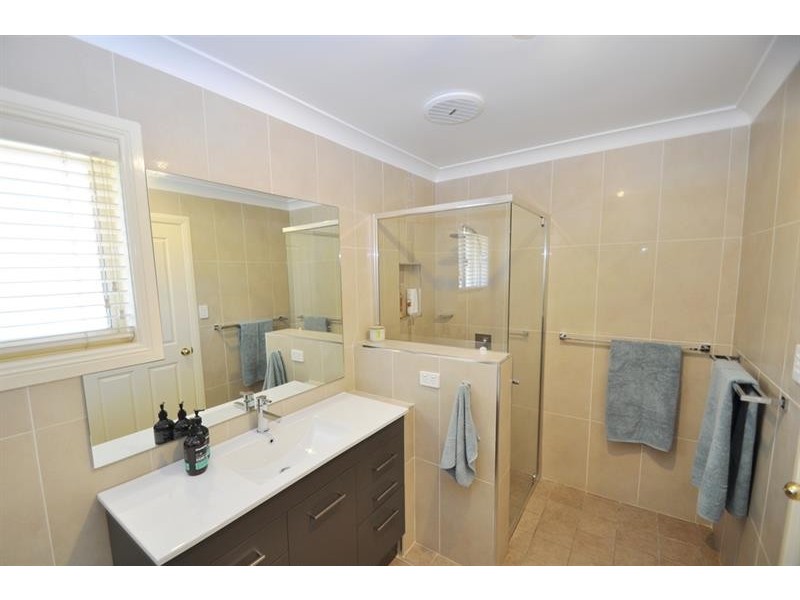 15 Christie  Cl, Dubbo NSW 2830