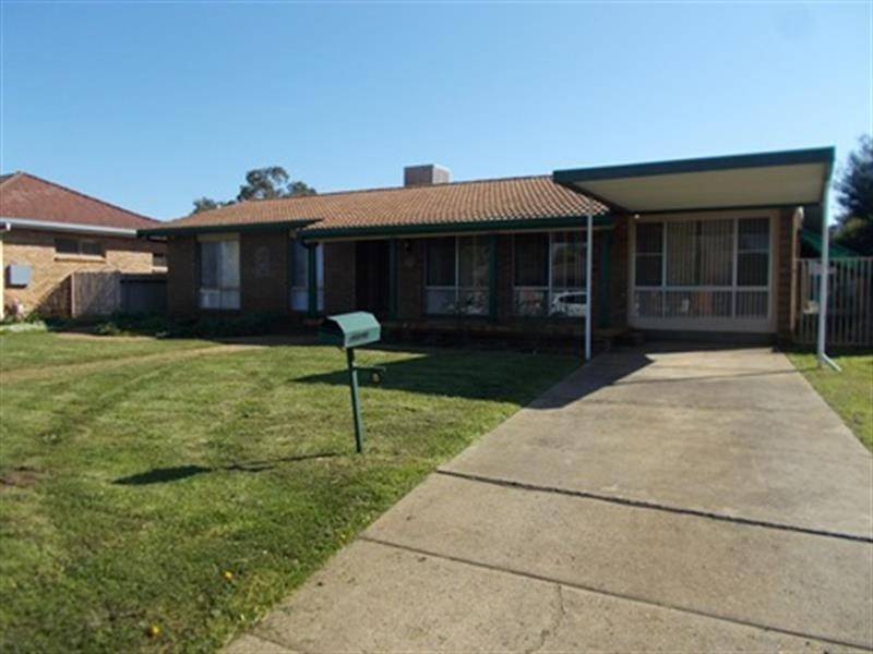 8 Norfolk Cres, Dubbo NSW 2830