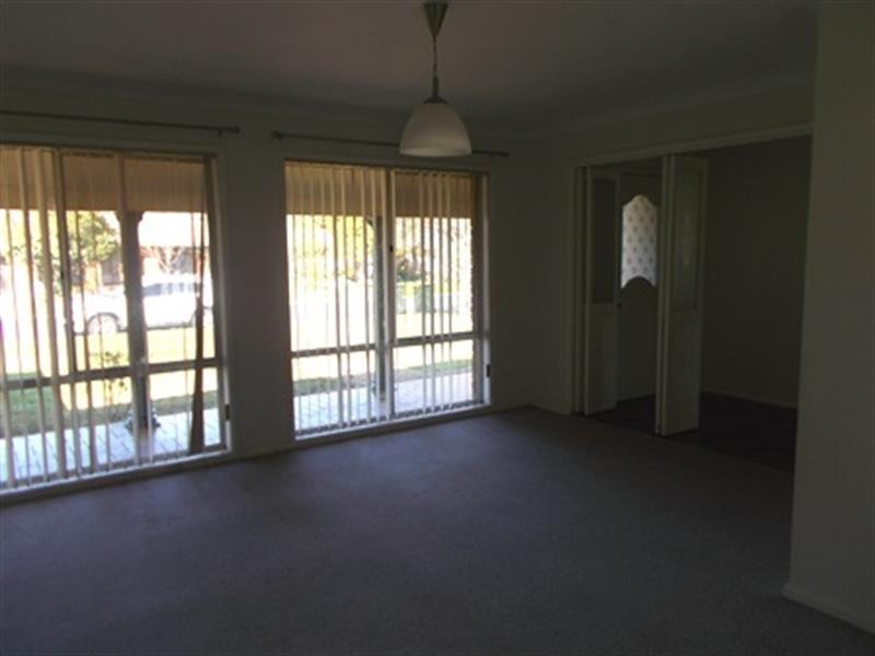 8 Norfolk Cres, Dubbo NSW 2830