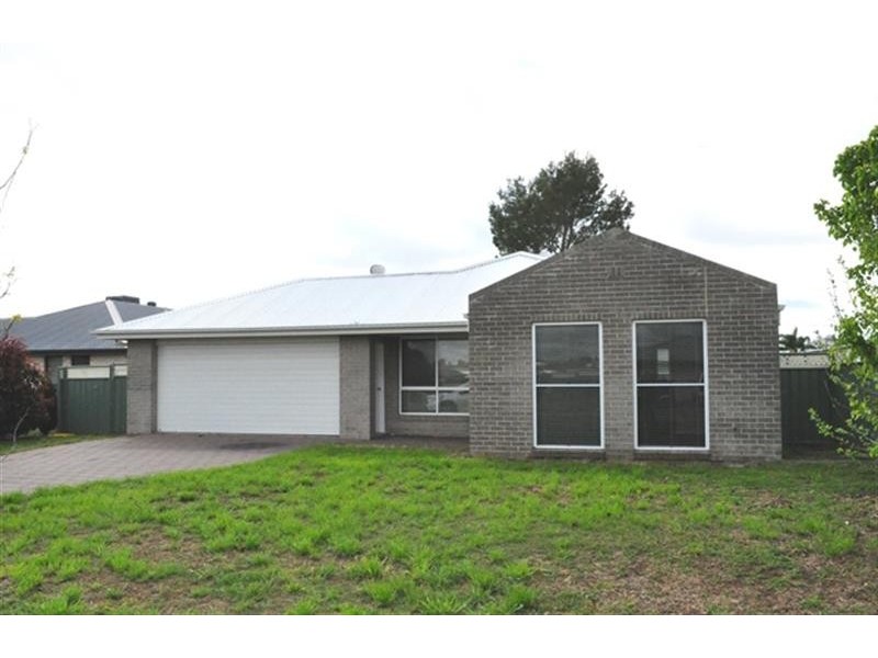 34  Dunheved Cir, Dubbo NSW 2830