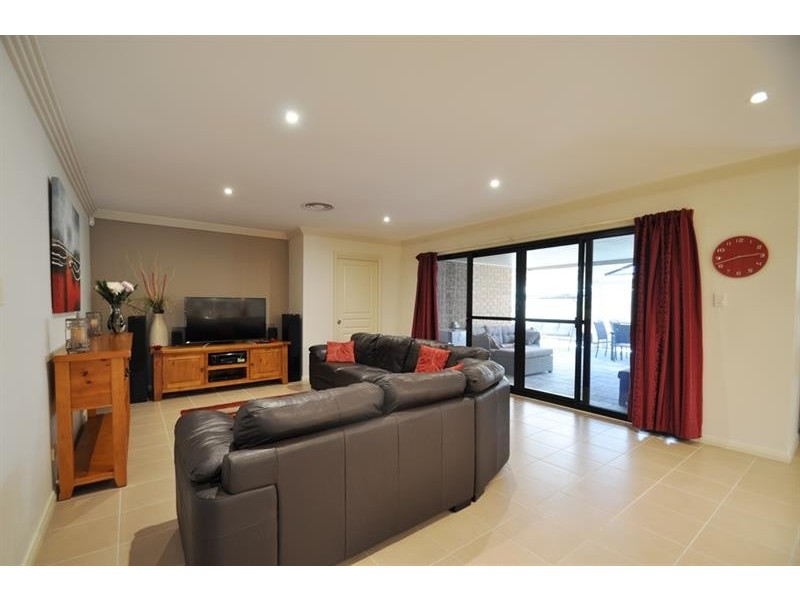 34  William Farrer  Dr, Dubbo NSW 2830